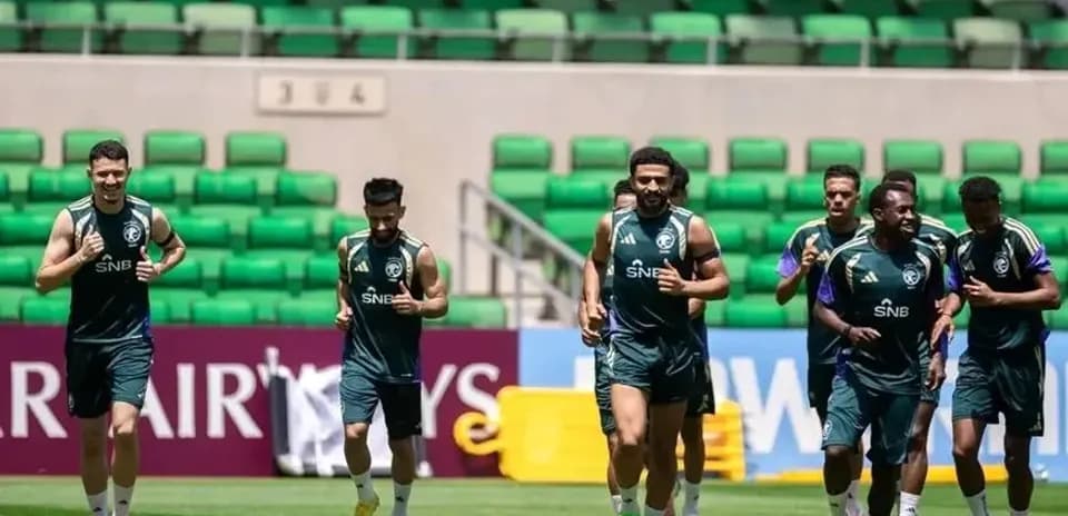 Jugadores corriendo durante sesión de entrenamiento