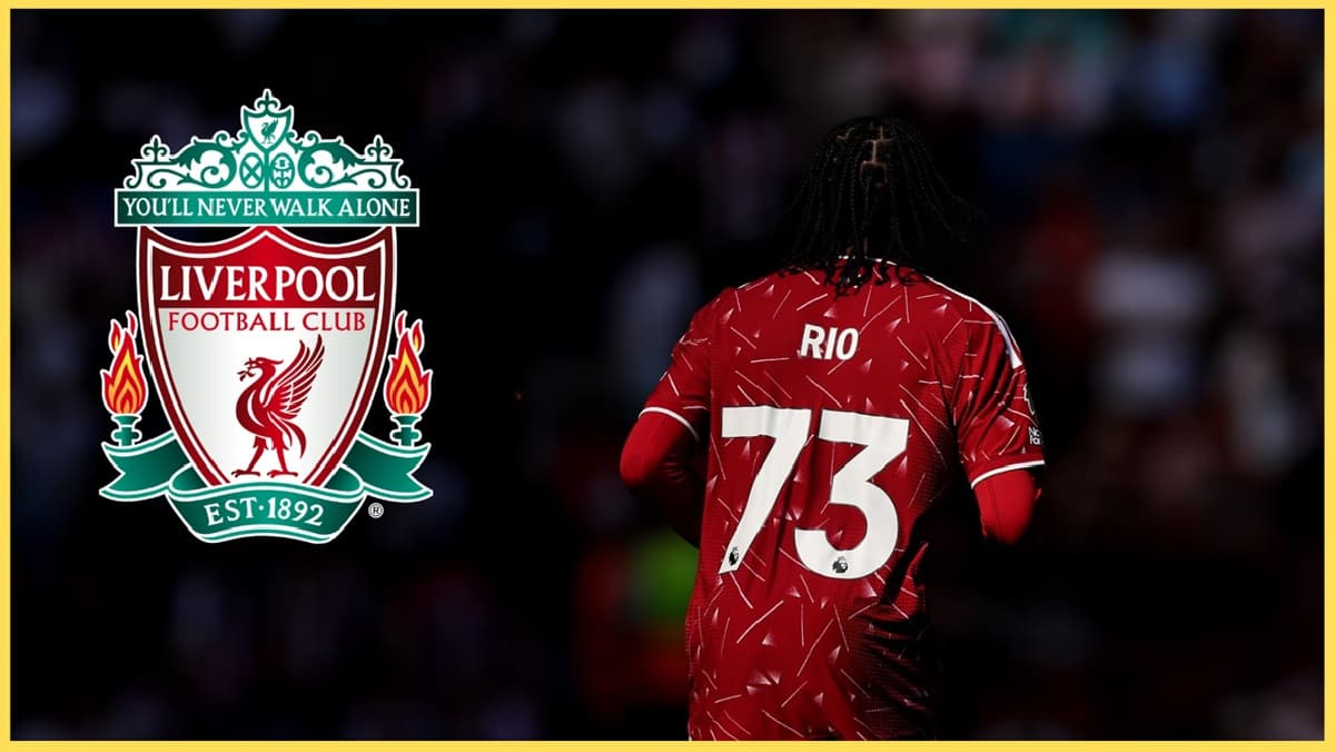 Jugador de Liverpool con camiseta roja y número 73