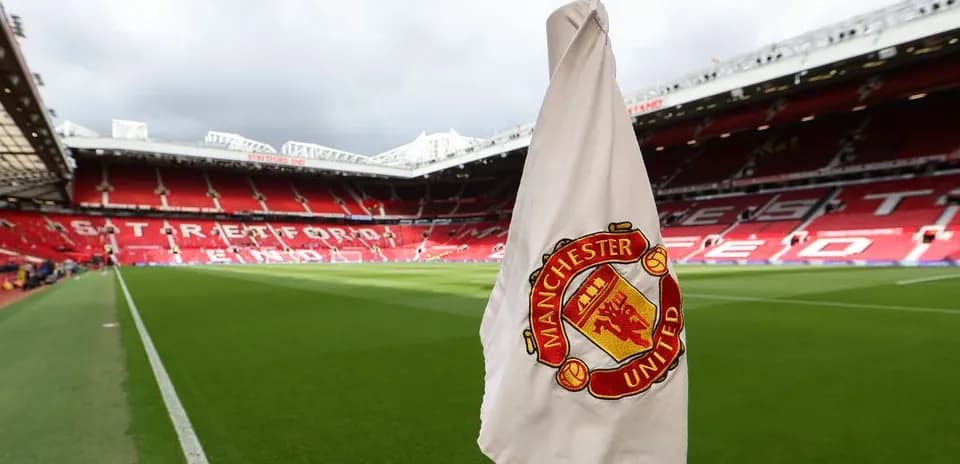 Bandera de esquina en Old Trafford, estadio de Manchester United