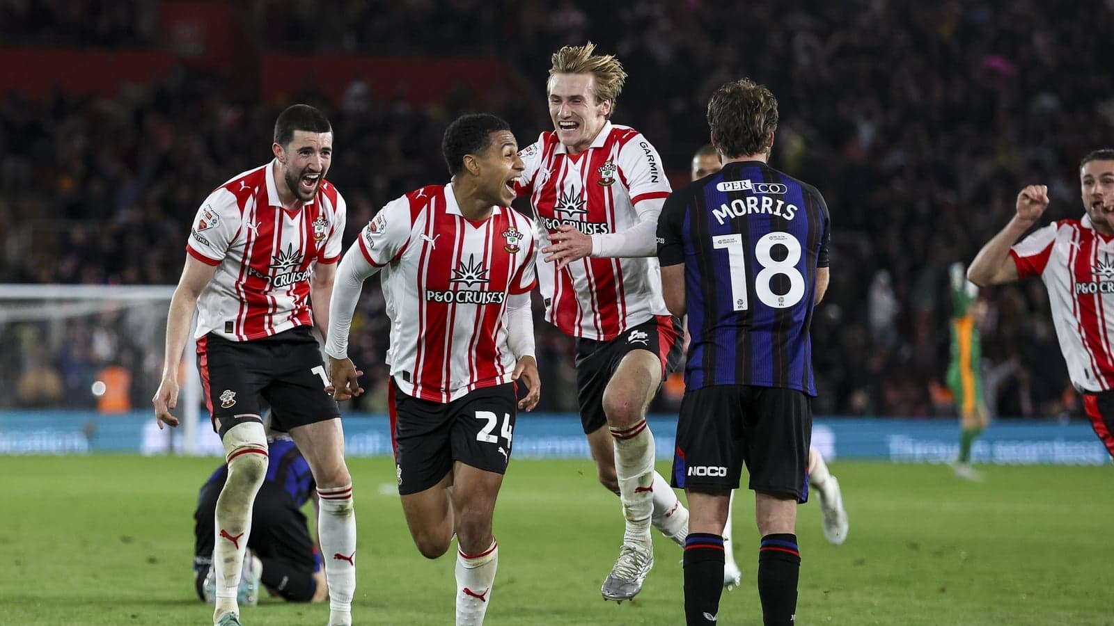 Jugadores de Southampton celebrando un gol en partido