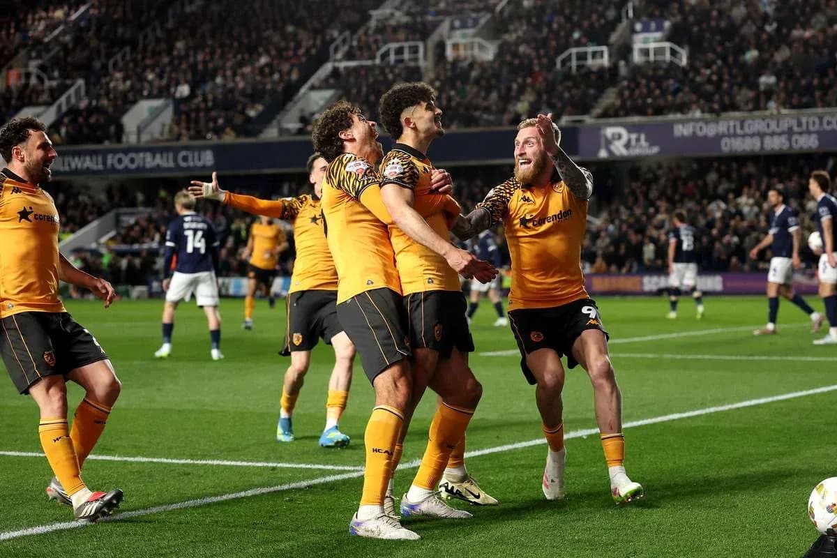 Jugadores de Wolverhampton celebrando un gol