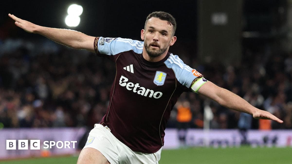 Jugador de Aston Villa celebrando un gol