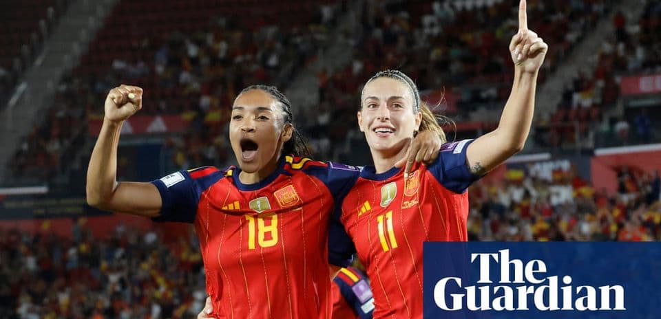 Jugadoras de España celebrando un gol en el partido