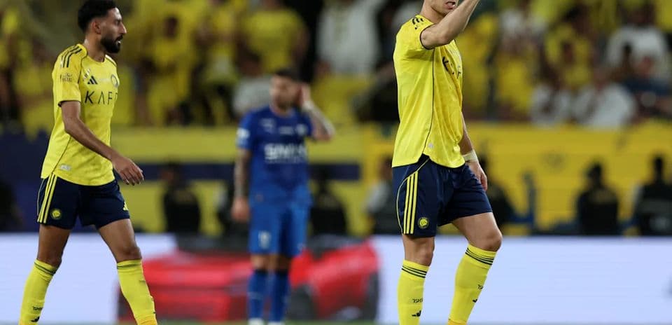 Jugadores de Al Nassr en acción durante el partido