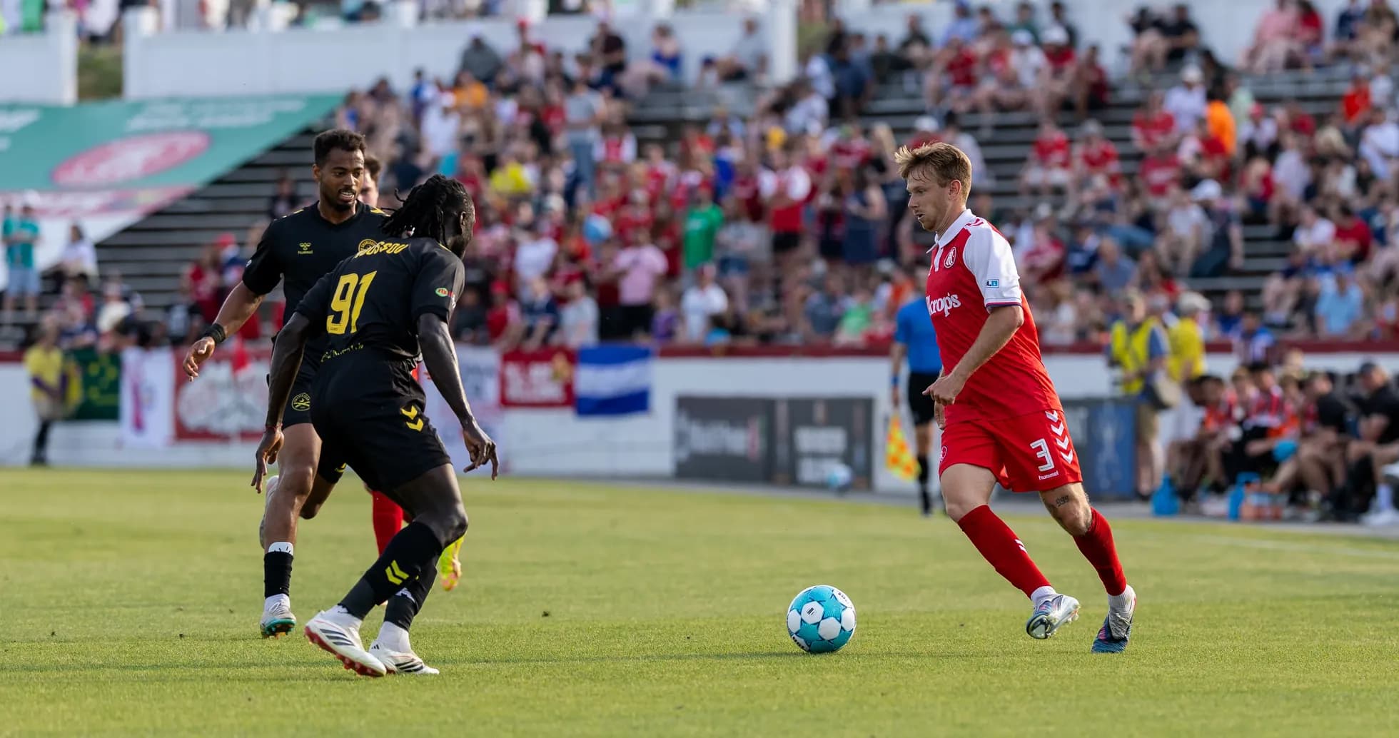 Charleston Battery contra FC Tulsa en el campo
