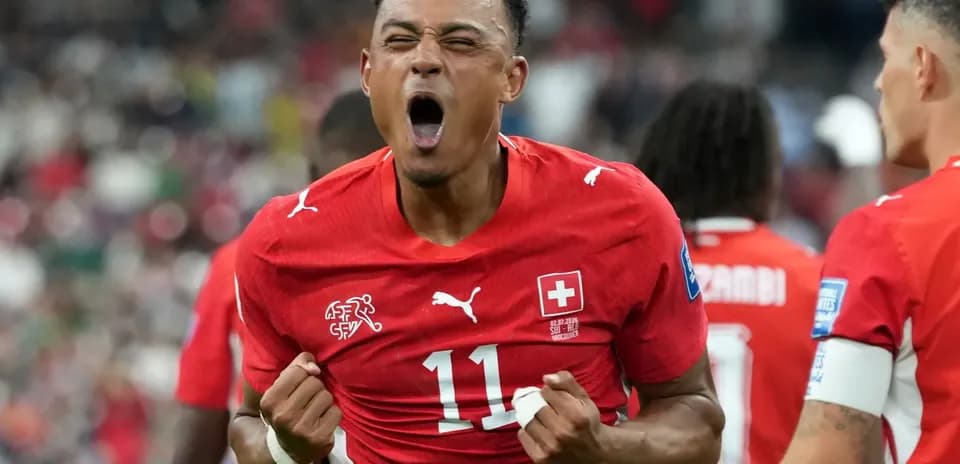 Jugador suizo celebrando un gol