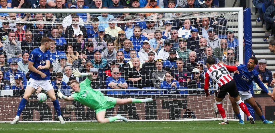 Gol del Sunderland en partido contra el Everton