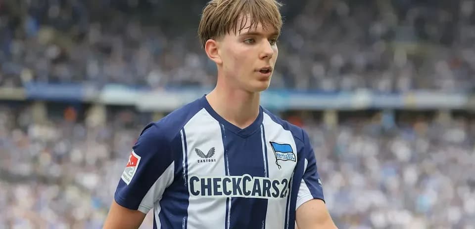 Jugador de Hertha BSC en el campo durante un partido