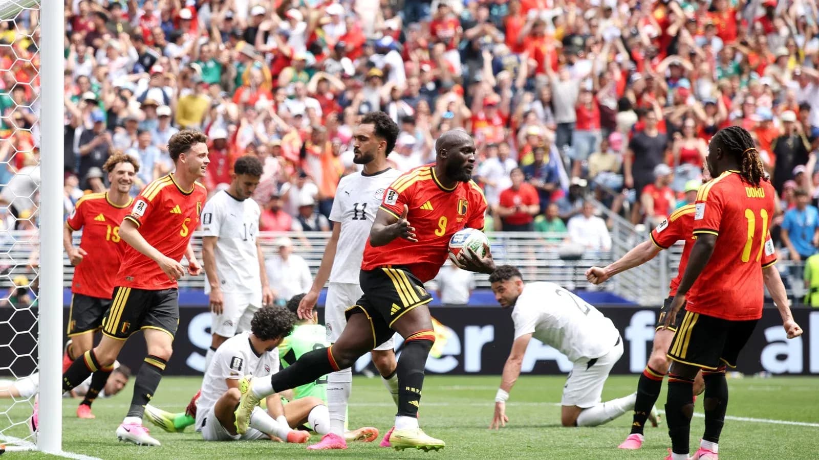 Jugadores de Bélgica celebrando un gol