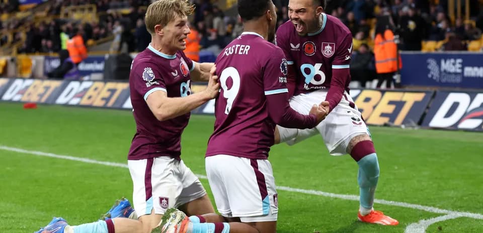 Jugadores de Burnley celebrando un gol