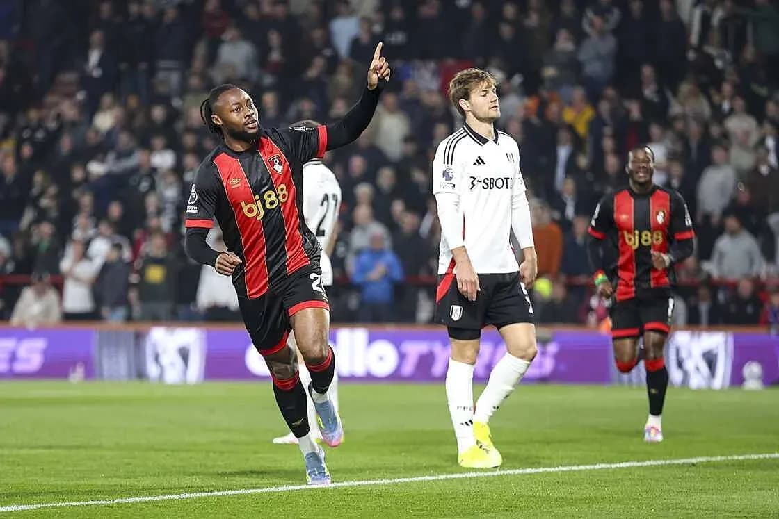 Jugador de Bournemouth celebra un gol contra Fulham