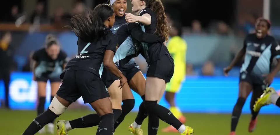 Jugadoras celebrando un gol de Gotham FC