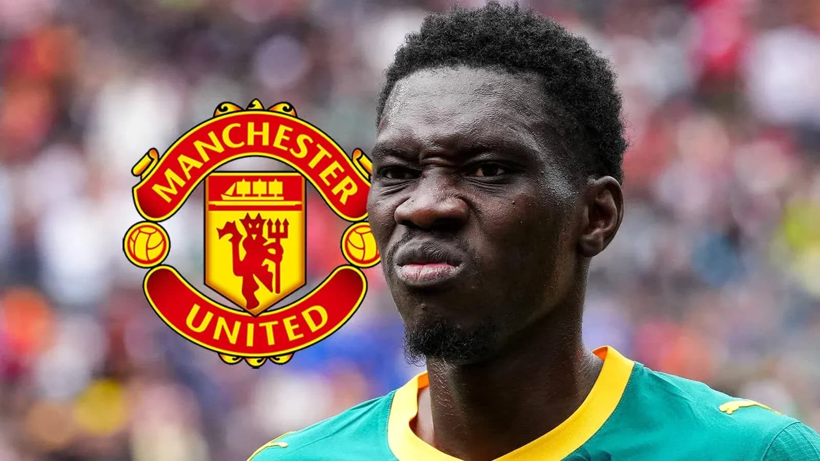 Jugador con camiseta verde frente al logo de Manchester United