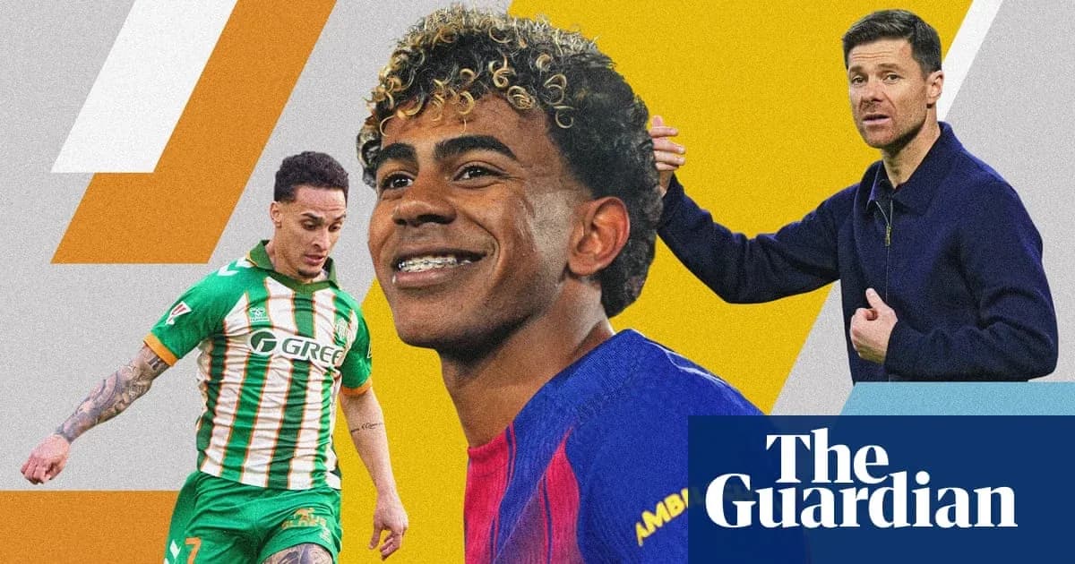 Jugadores de fútbol y entrenador en collage