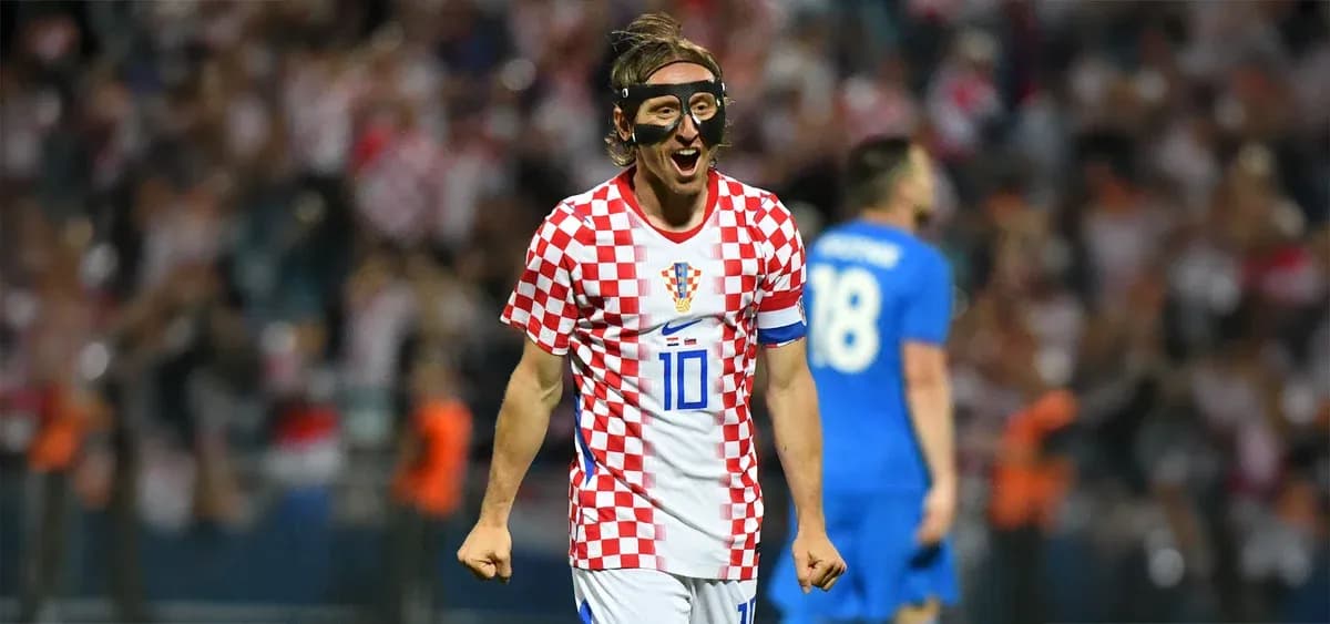 Jugador croata celebrando un gol en el partido