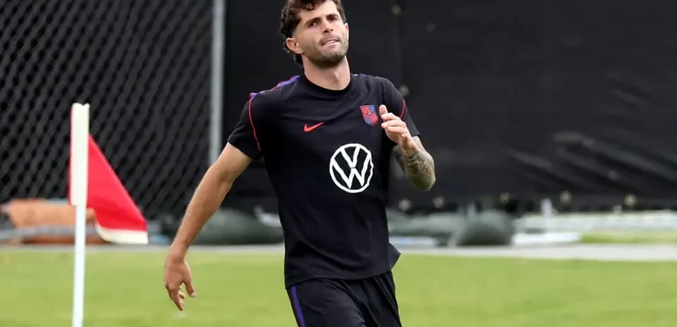 Jugador corriendo durante entrenamiento en el campo