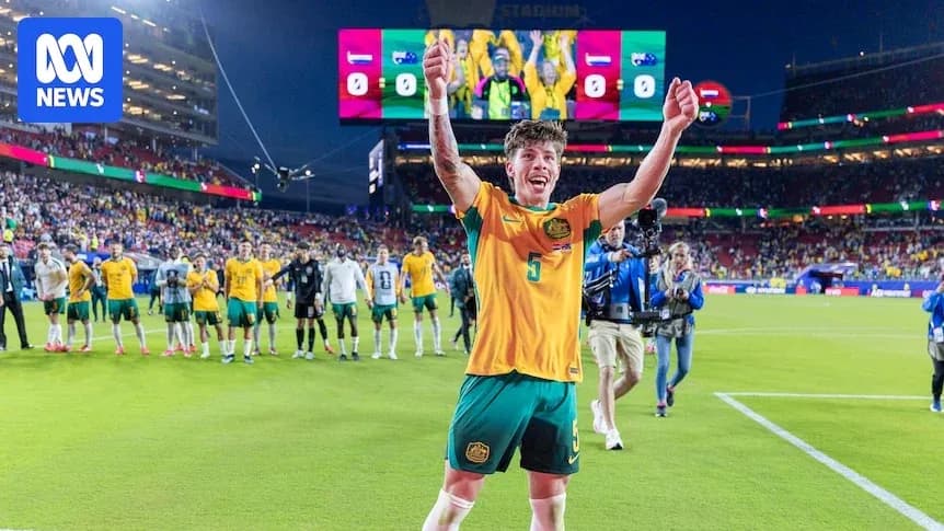 Jugador australiano celebrando en el estadio después del partido