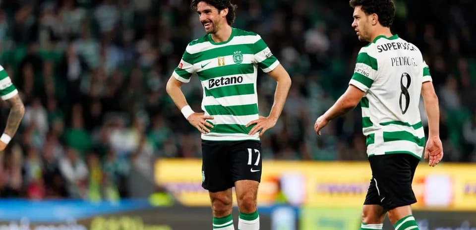 Jugadores de Sporting CP en el campo durante un partido