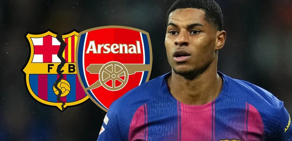 Jugador de Barcelona con logotipos de Arsenal y Barcelona