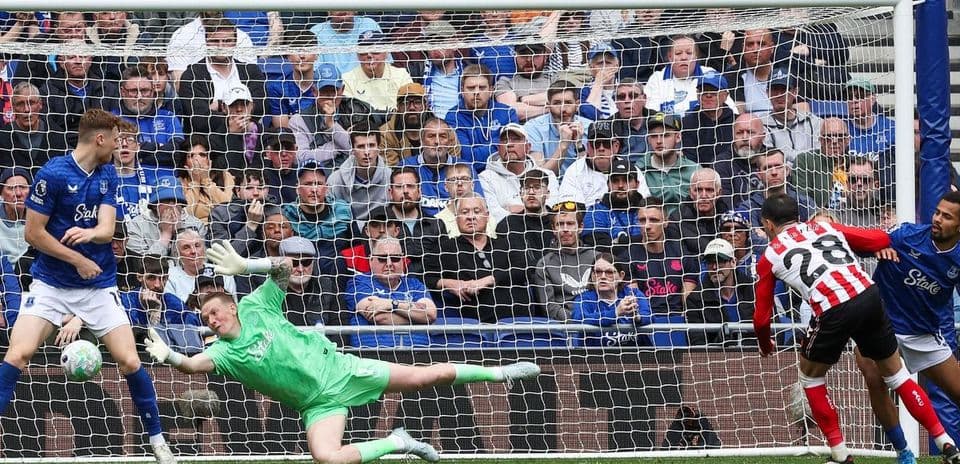Penalti ejecutado durante el partido Everton vs Sunderland