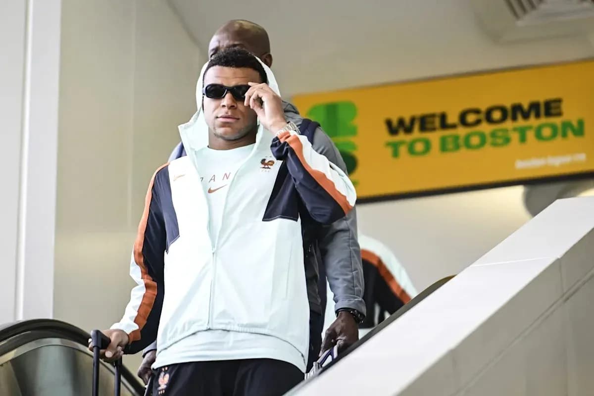 Jugador descendiendo de la escalera mecánica en Boston