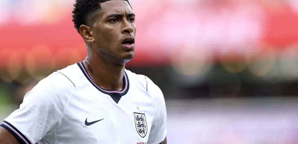 Jugador de Inglaterra en partido de fútbol