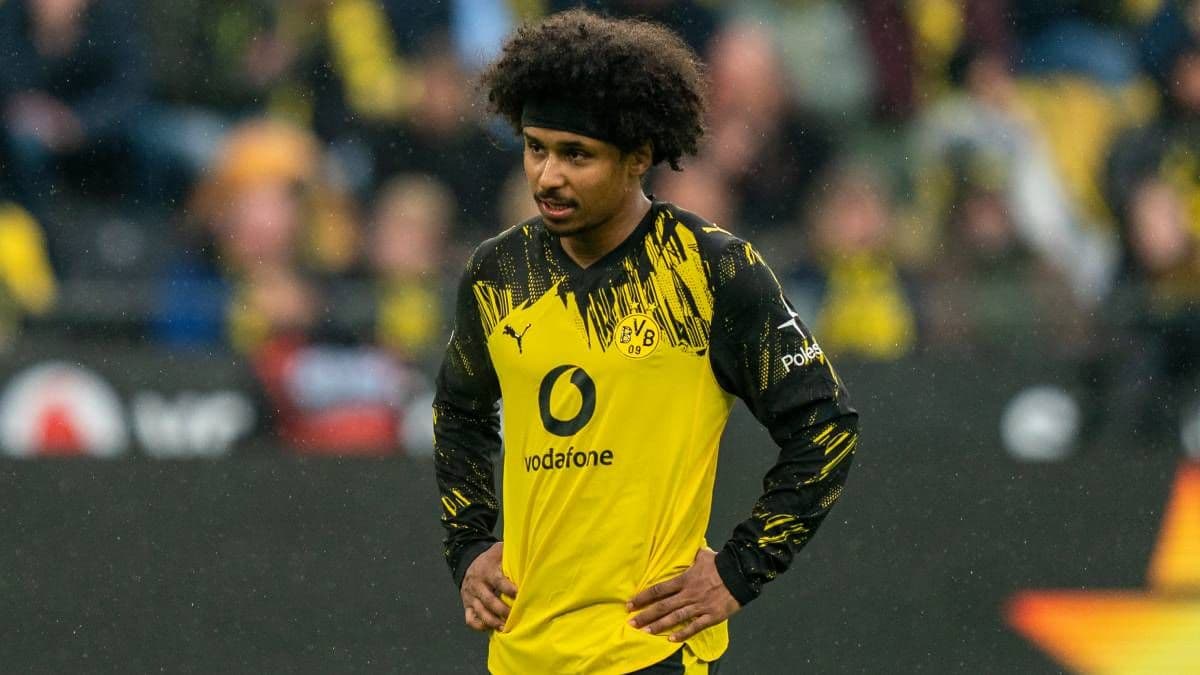 Jugador de Borussia Dortmund en el campo de juego