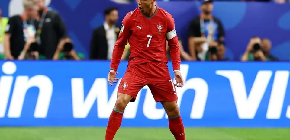 Cristiano Ronaldo celebrando durante un partido con Portugal