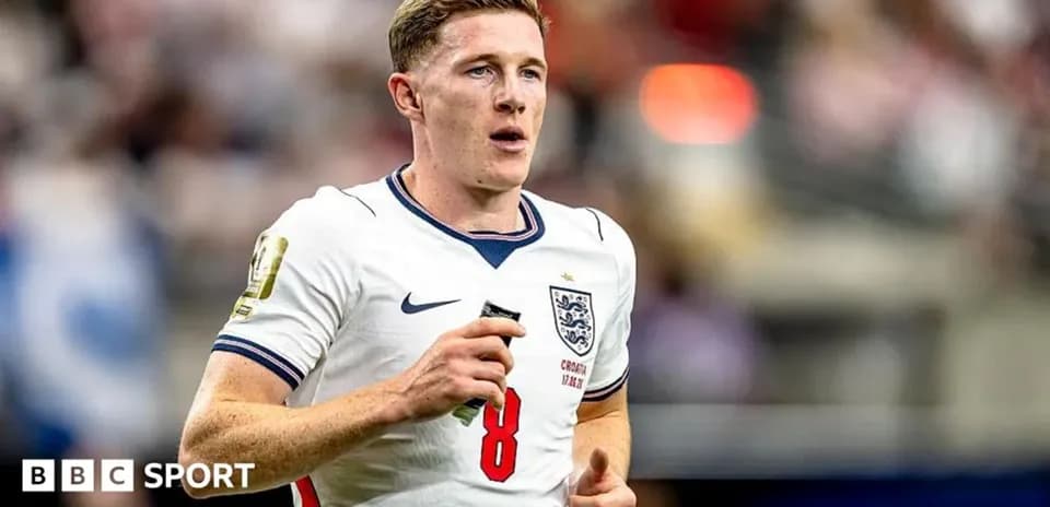 Jugador de Inglaterra corriendo en el campo