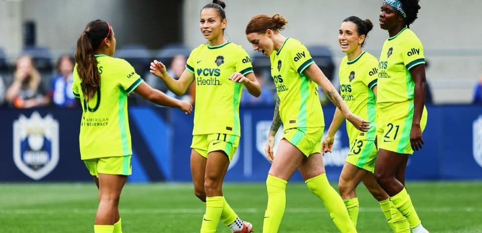Jugadoras del Washington Spirit celebrando un gol