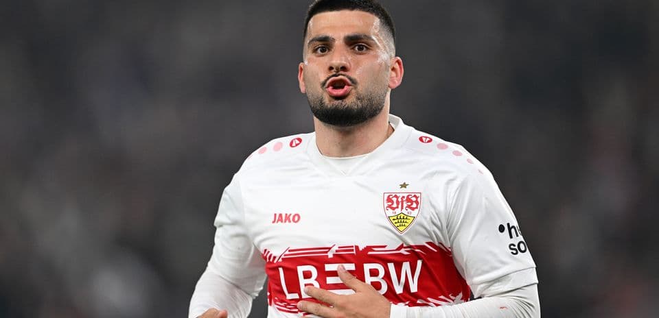 Jugador de Stuttgart señalando durante el partido