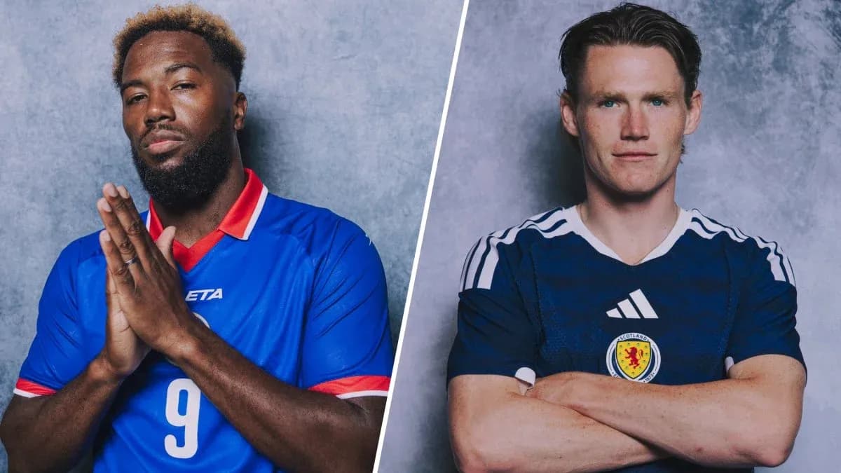 Jugadores de Haití y Escocia en sus camisetas
