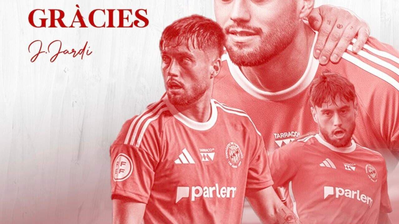 Jugador en camiseta roja con mensaje de agradecimiento