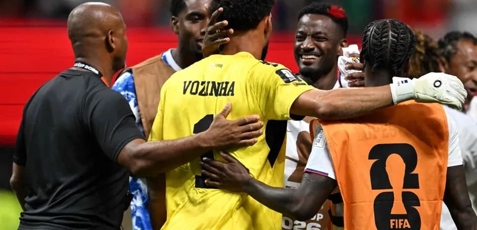 Jugadores de Cabo Verde celebrando tras el partido