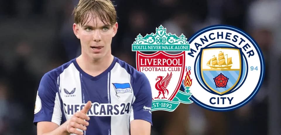 Jugador señalando con logos de Liverpool y Manchester City