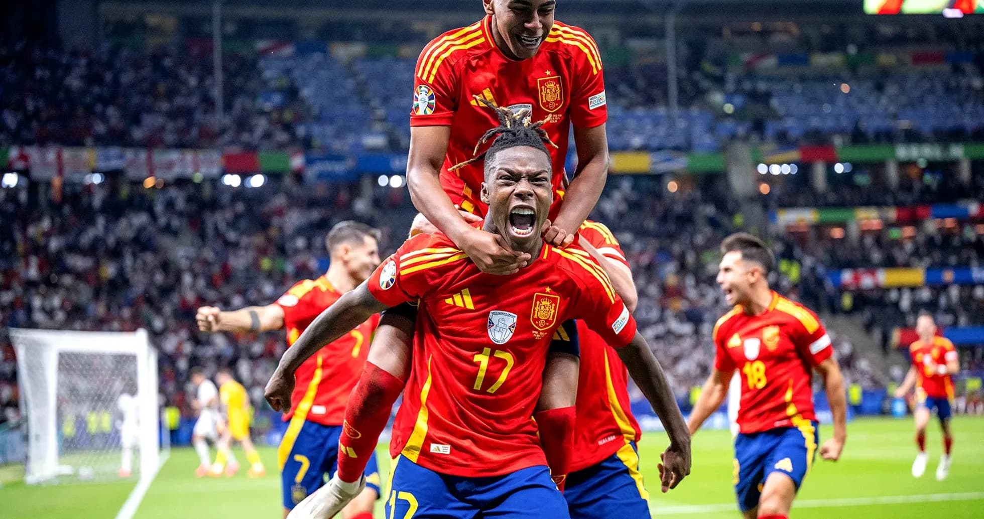 Jugadores de España celebrando un gol