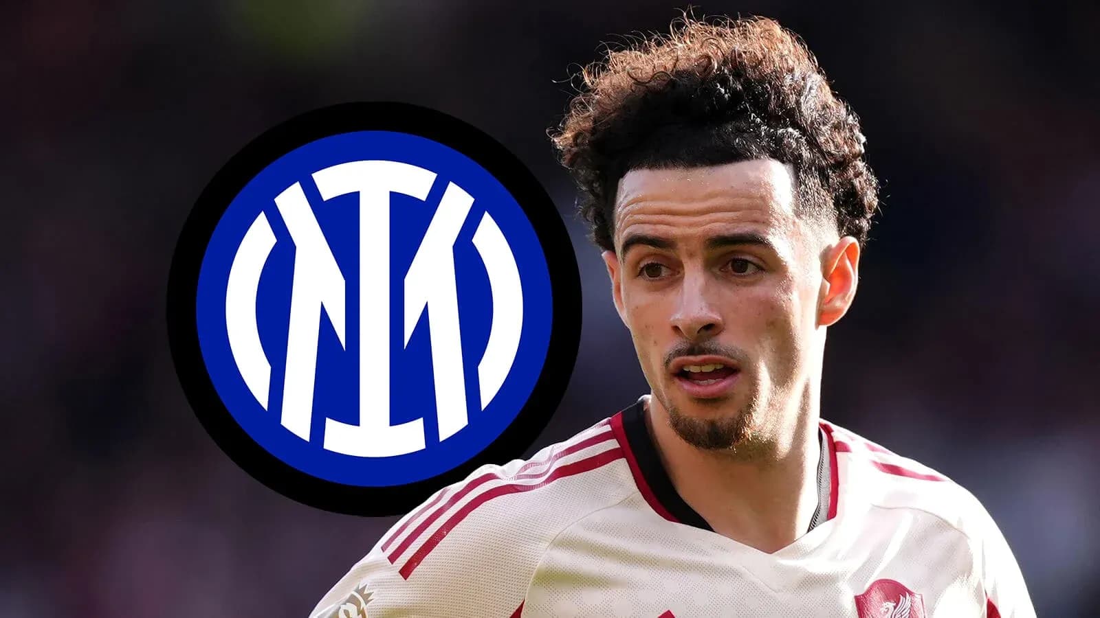 Jugador con camiseta de fútbol y logo de Inter