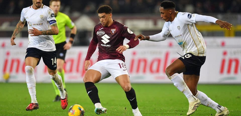 Dos jugadores del Cagliari y uno del Torino compiten