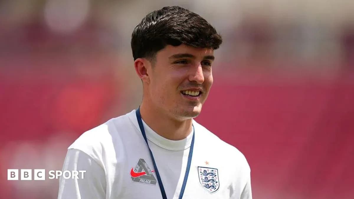 Jugador de Inglaterra sonriendo durante calentamiento
