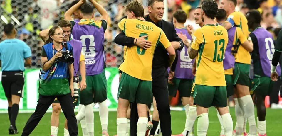 Jugadores australianos celebrando tras el partido