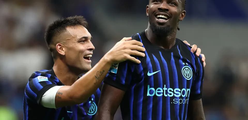 Jugadores de Inter celebrando un gol