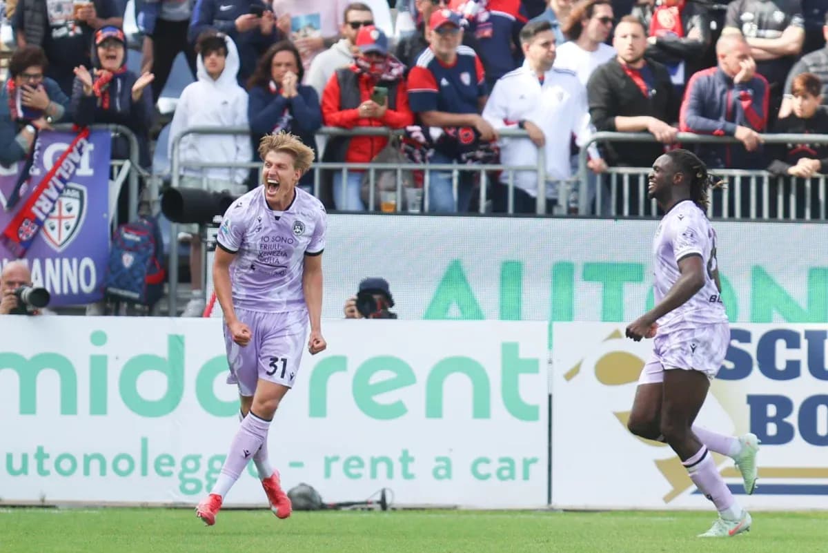 Jugador celebra un gol durante el partido