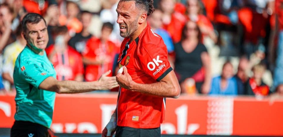Jugador del Mallorca durante partido de La Liga