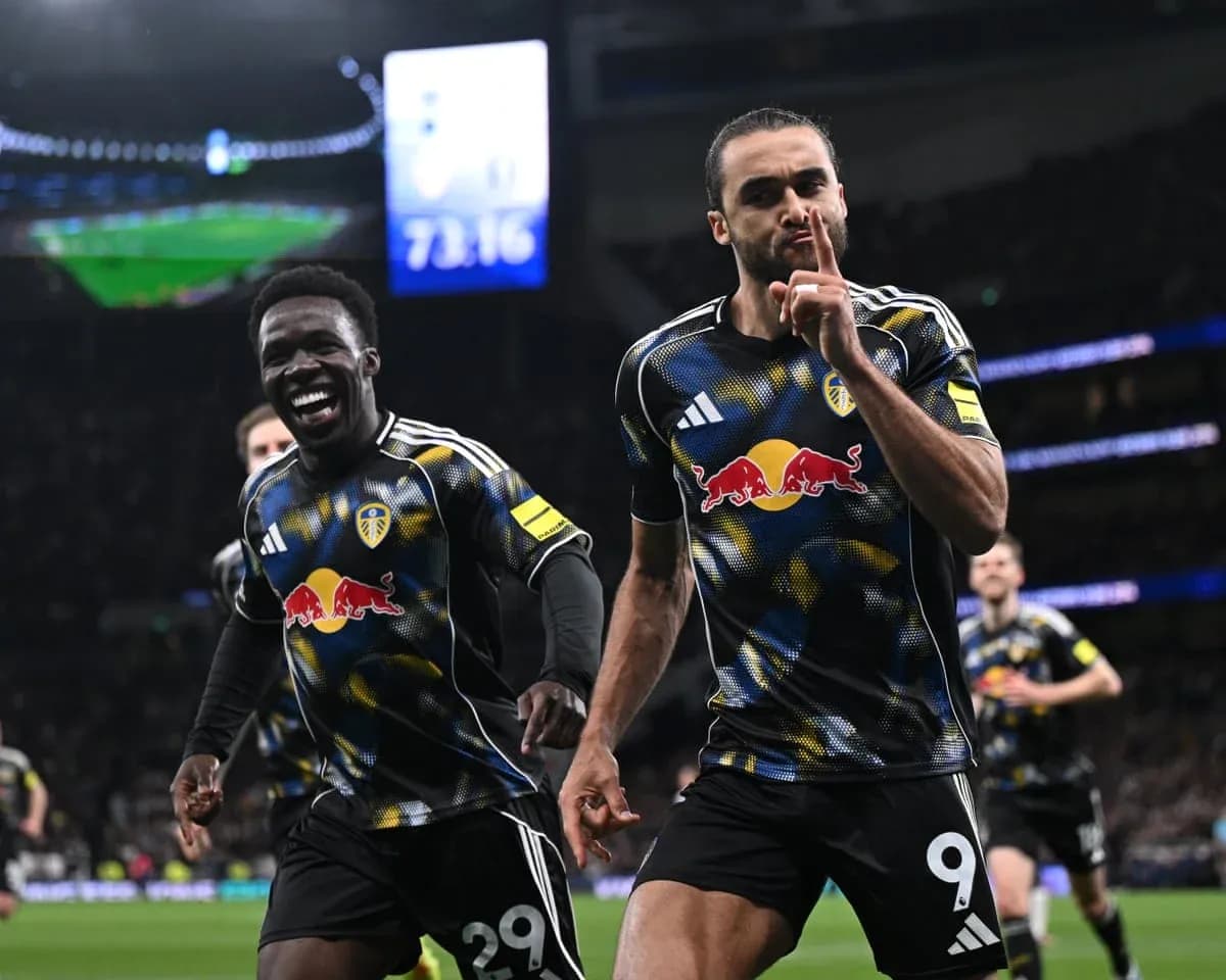 Jugadores de Leeds celebrando un gol