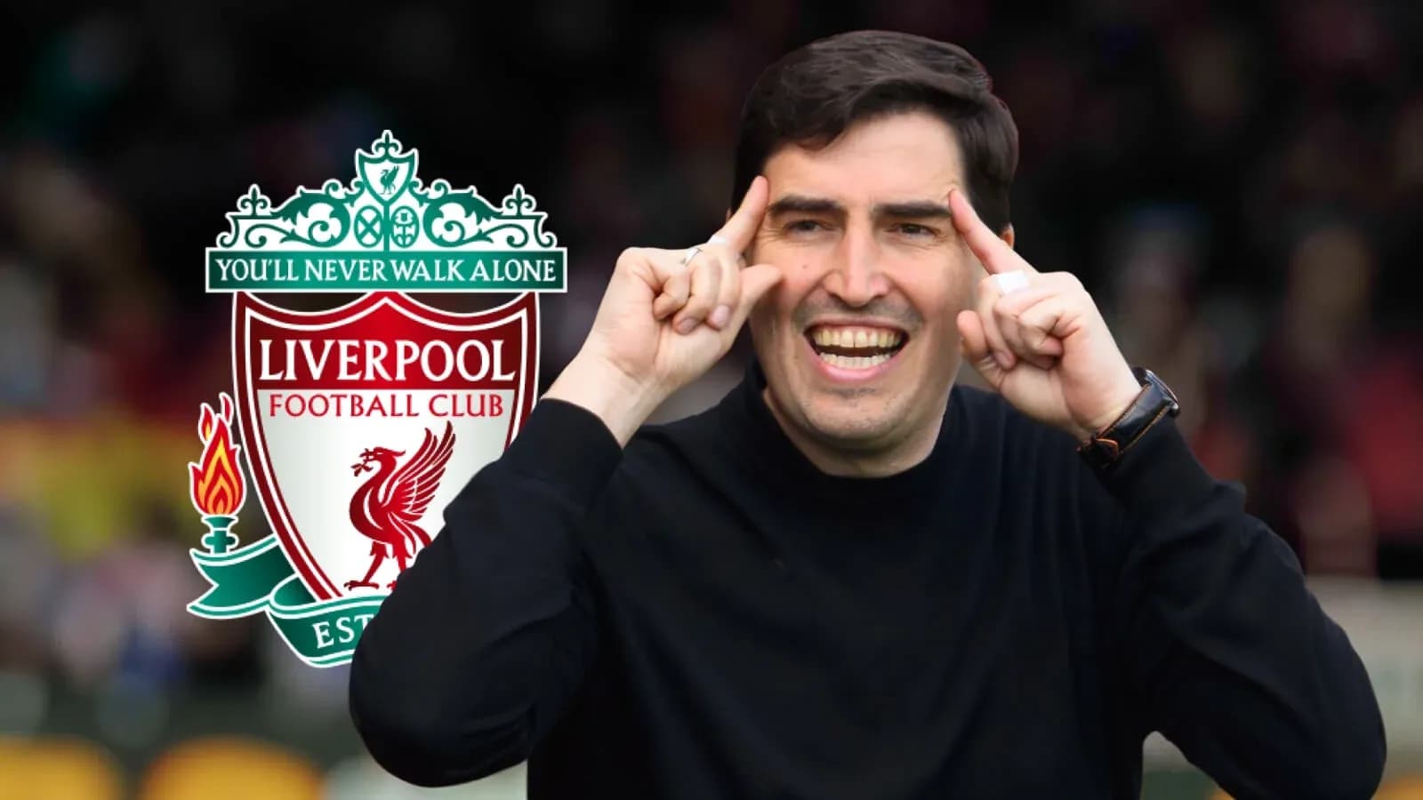 Entrenador celebrando con logo de Liverpool de fondo