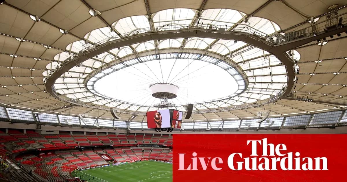 Vista del interior del estadio con techo retráctil