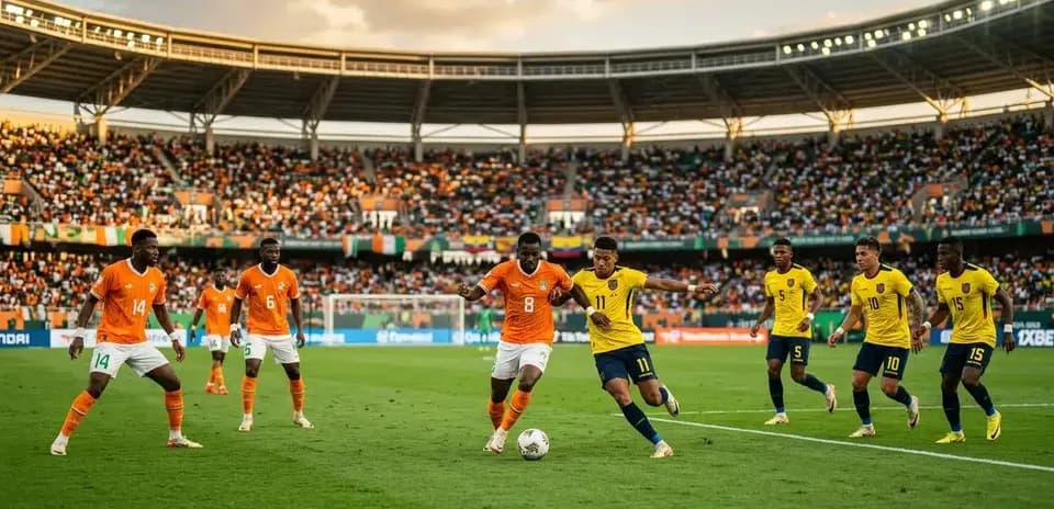 Jugadores de Costa de Marfil y Ecuador en acción