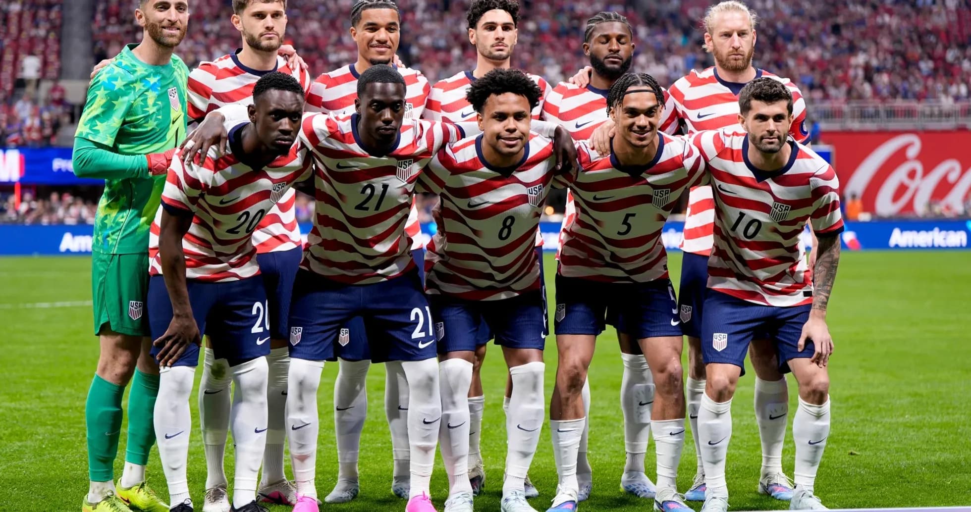 Equipo de Estados Unidos posando para foto