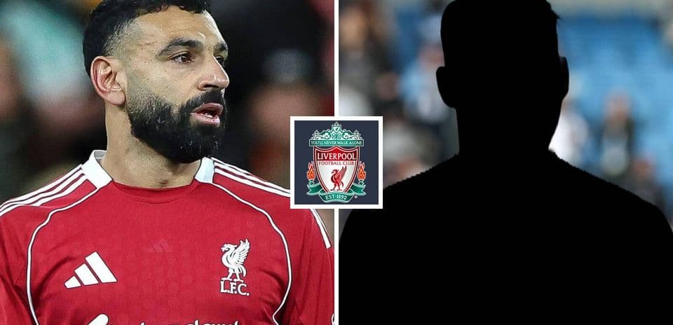 Jugador de Liverpool y silueta de otro jugador