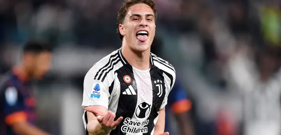 Jugador de Juventus celebra un gol